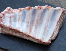 秋田県産 羊肉 サフォーク種『スペアリブ』約380g（1枚2〜3本） ※冷凍