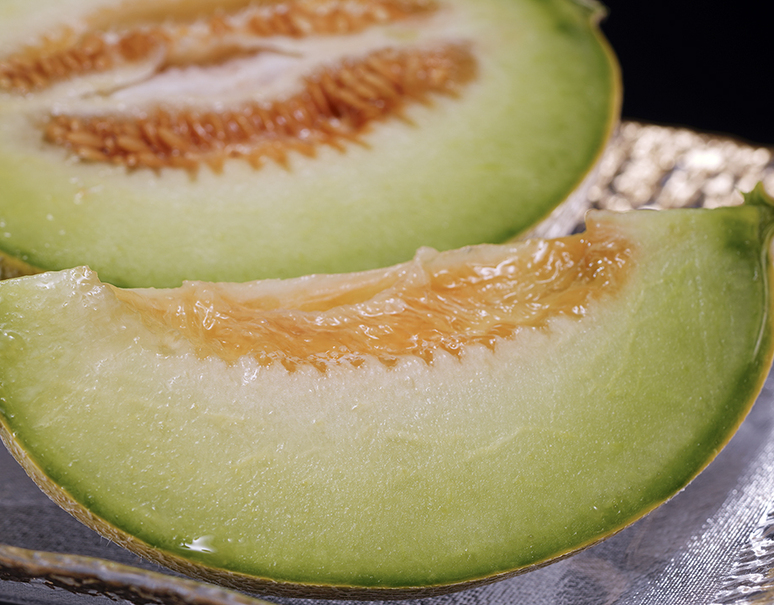 メロン 静岡産 ”クラウンメロン” 大玉 約1.8kg 等級 白 専用化粧